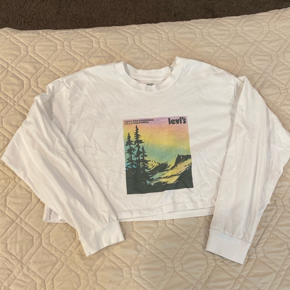 Women’s Levi crop long sleeve shirt
